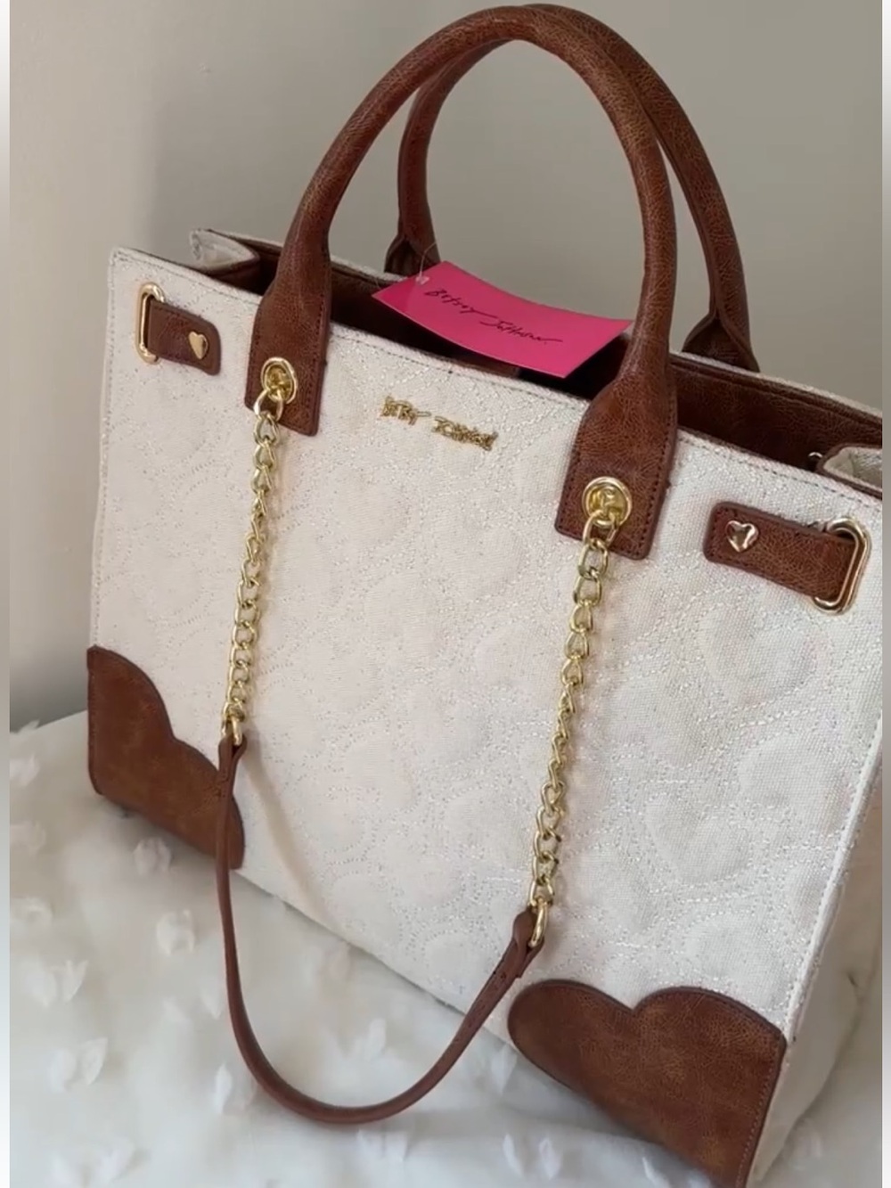 NWT Betsey Johnson Cream and Natural Leather Heart Bag Purse w/Gold Chain